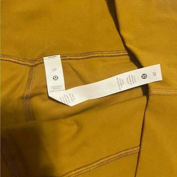 LULULEMON ALIGN HR SHORT 8"- SIZE 20 GOLD SPICE NWT athleisure activewear - Picture 4 of 6